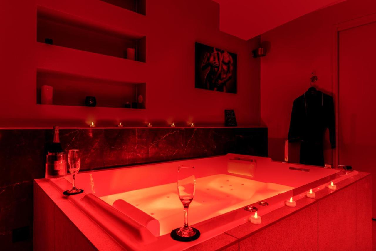 Les Gites De Laure - O Lit Divin, Instant De Volupte, Balneo Sauna, Climatisation, Netflix, 160M De La Cite Medievale Carcassonne Exteriör bild
