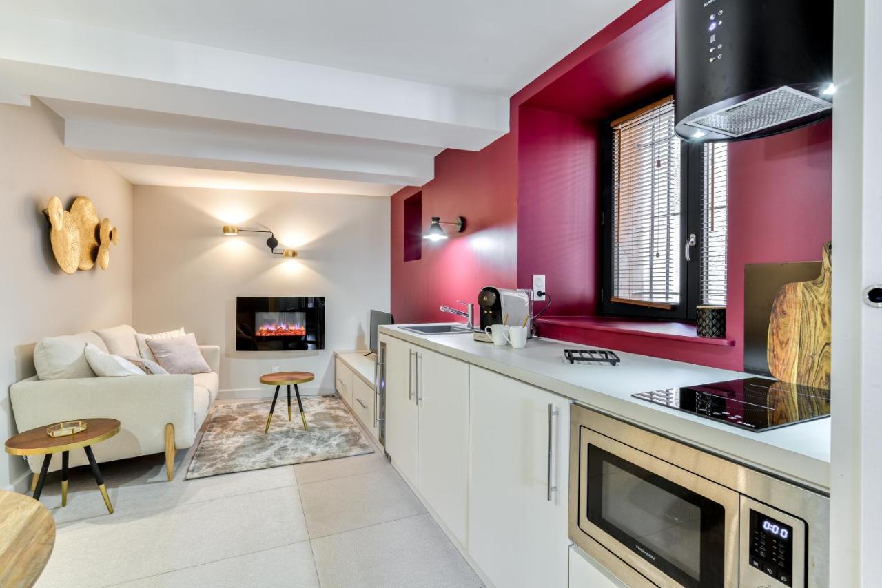 Les Gites De Laure - O Lit Divin, Instant De Volupte, Balneo Sauna, Climatisation, Netflix, 160M De La Cite Medievale Carcassonne Exteriör bild