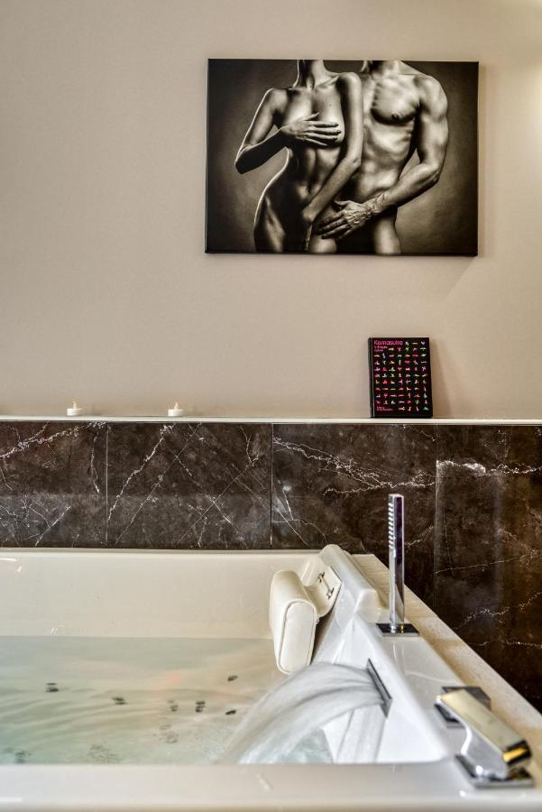 Les Gites De Laure - O Lit Divin, Instant De Volupte, Balneo Sauna, Climatisation, Netflix, 160M De La Cite Medievale Carcassonne Exteriör bild